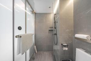 atour light hotel hangzhou xiasha