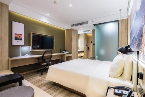 Atour Hotel Qingdao Fuzhou Road Sakura Town,China>>Qingdao,4 star