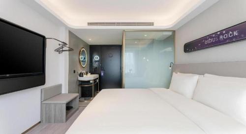 atour light hotel dalian xinghai plaza xian road