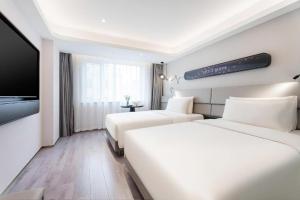 atour light hotel dalian xinghai plaza xian road