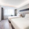 atour light hotel dalian xinghai plaza xian road