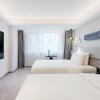 atour light hotel dalian xinghai plaza xian road