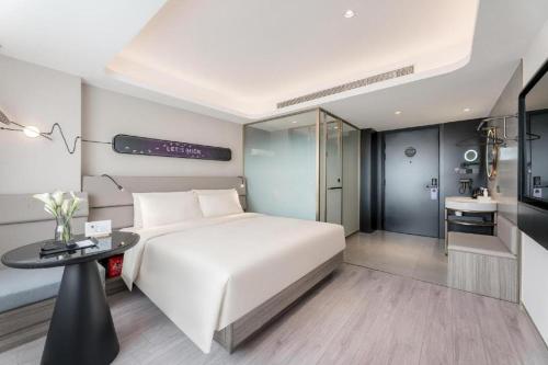 atour light hotel dalian xinghai plaza xian road
