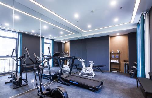 atour hotel shenyang south railway station municipal government