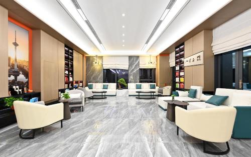 atour hotel shenyang south railway station municipal government