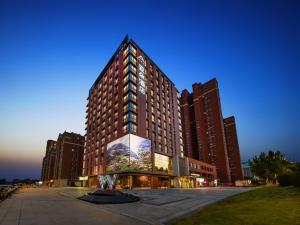 atour hotel shenyang south railway station municipal government