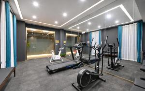 atour hotel shenyang south railway station municipal government