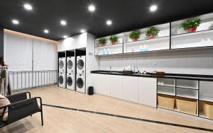 atour hotel shenyang south railway station municipal government