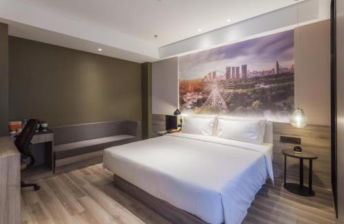 atour hotel shenyang south railway station municipal government