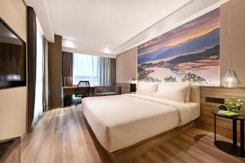 atour hotel shenyang south railway station municipal government