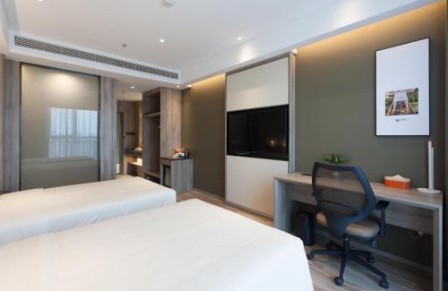 atour hotel shenyang south railway station municipal government