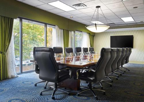 hilton knoxville