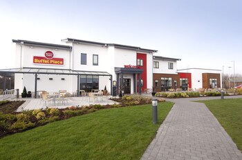 premier inn widnes