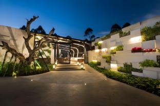 sunsetfalls gardens and resort