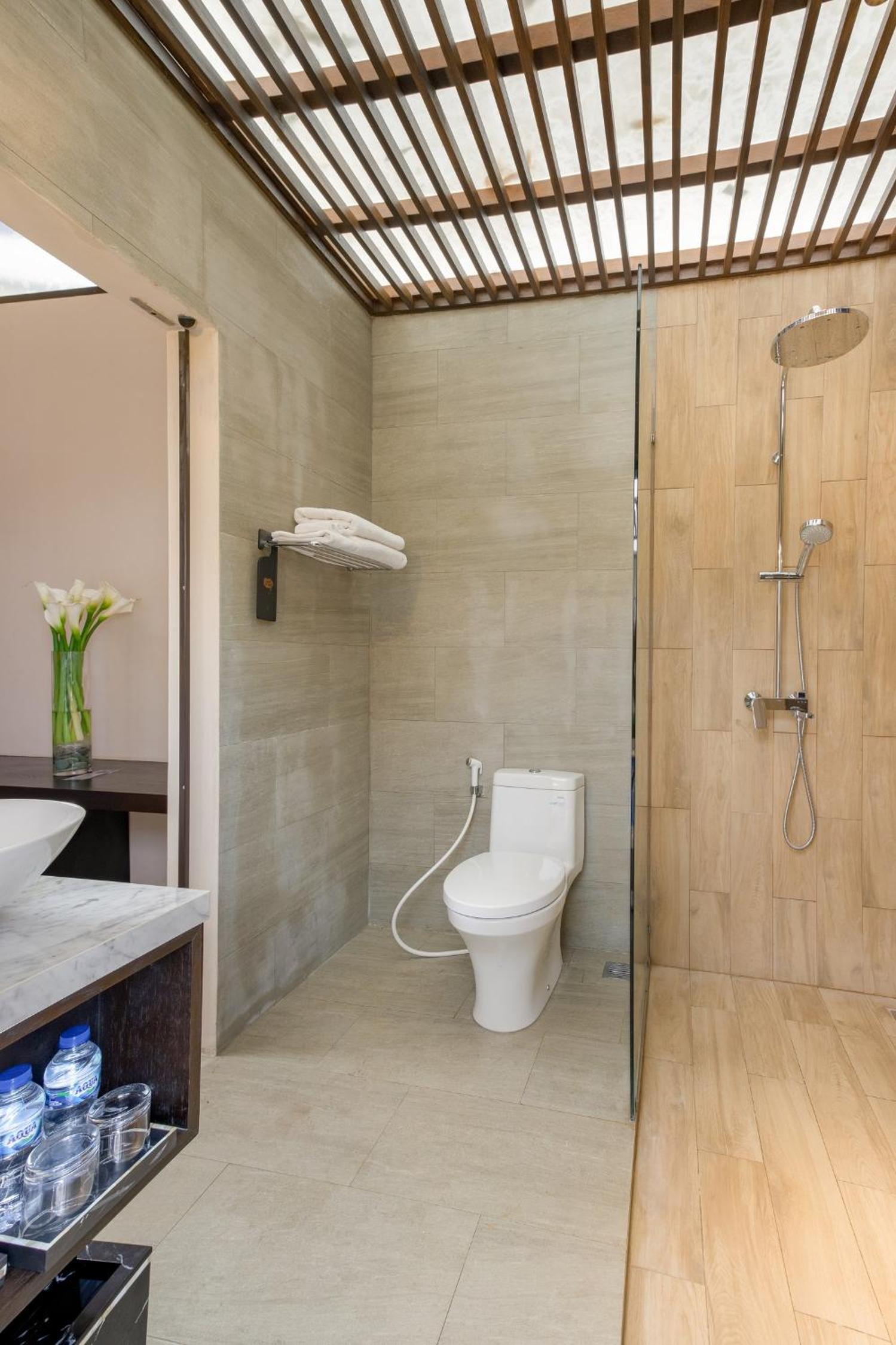 sunsetfalls gardens and resort