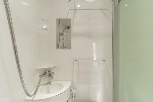 reddoorz plus pondok labu