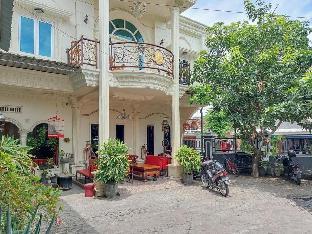 icha homestay near terminal purabaya madiun