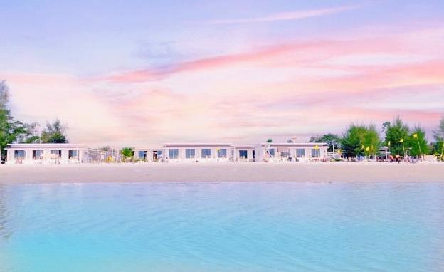 the toy beach resort