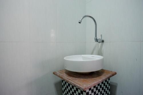 reddoorz plus near amplaz yogyakarta