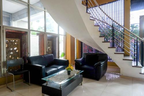 reddoorz plus near amplaz yogyakarta