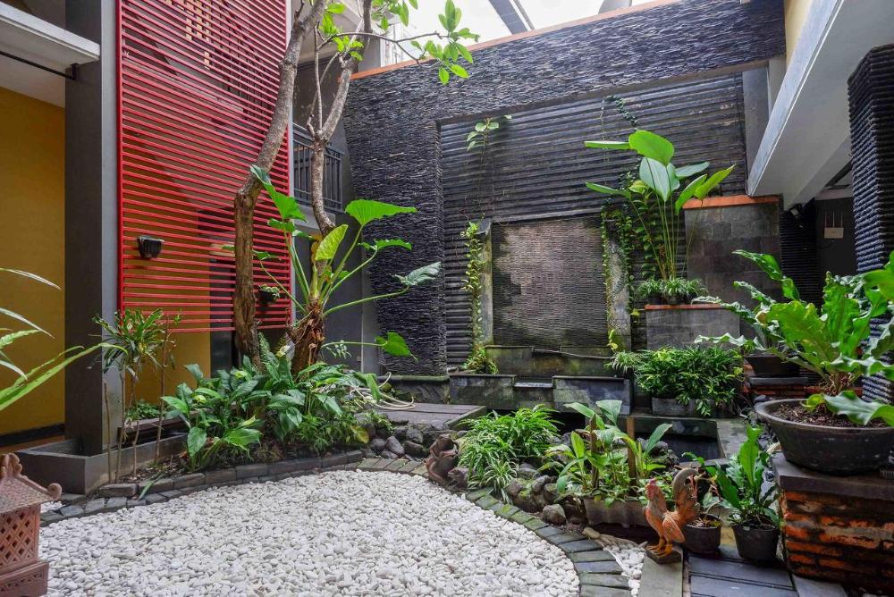 reddoorz plus near amplaz yogyakarta