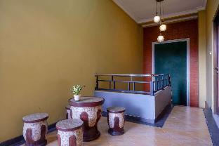 reddoorz plus near amplaz yogyakarta