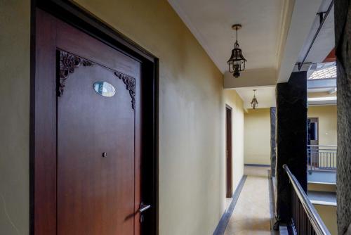 reddoorz plus near amplaz yogyakarta
