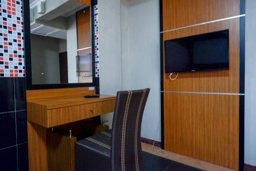 reddoorz plus near amplaz yogyakarta