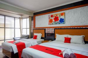 reddoorz plus near amplaz yogyakarta