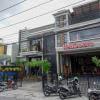 reddoorz plus near amplaz yogyakarta