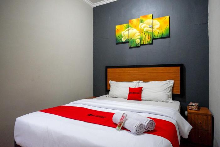 reddoorz plus near amplaz yogyakarta