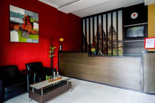 reddoorz plus near amplaz yogyakarta