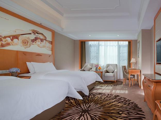 vienna hotel kunming dian lake dounan flower market jingui street metro station