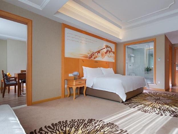 vienna hotel kunming dian lake dounan flower market jingui street metro station
