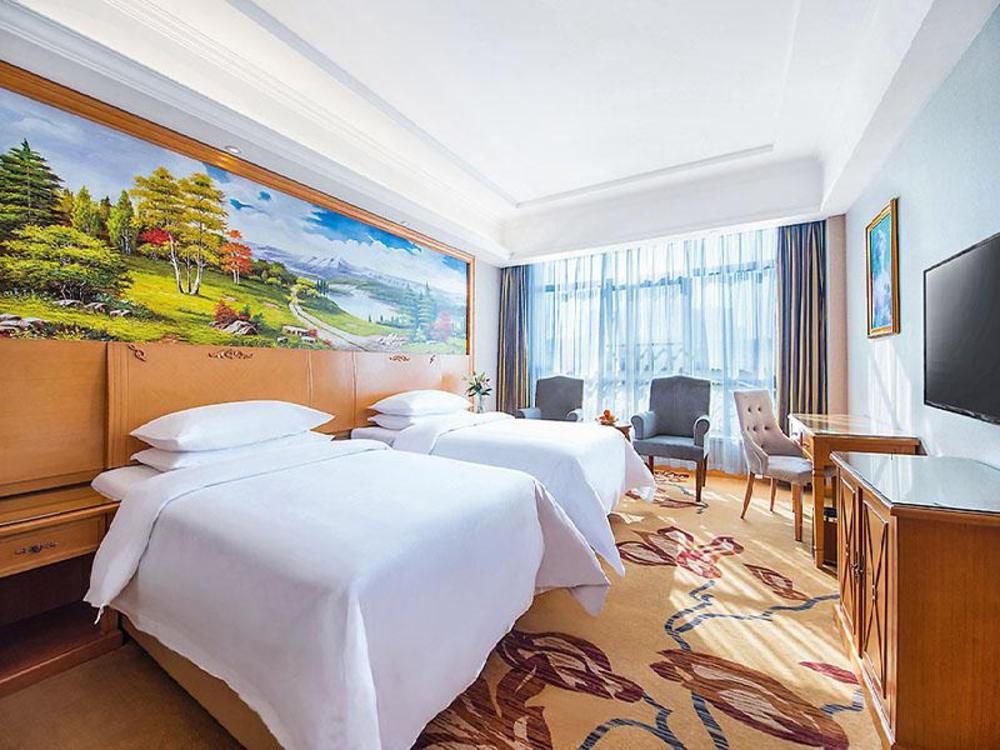 vienna hotel hunan yueyang east high speed railway station wal mart