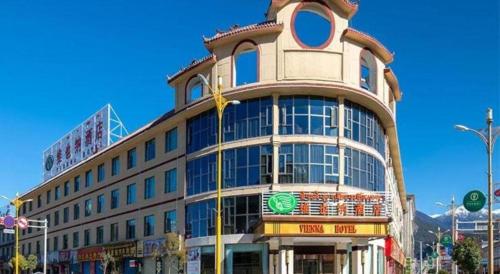 vienna hotel tibet linzhi pedestrian street hebin road