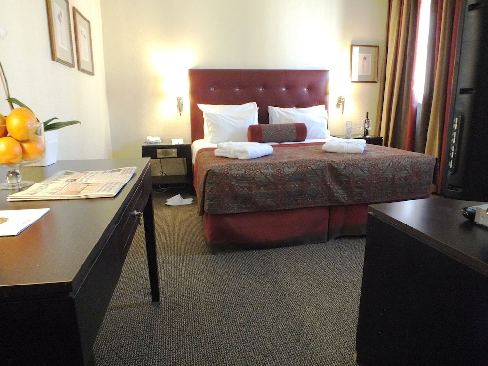 prima kings hotel