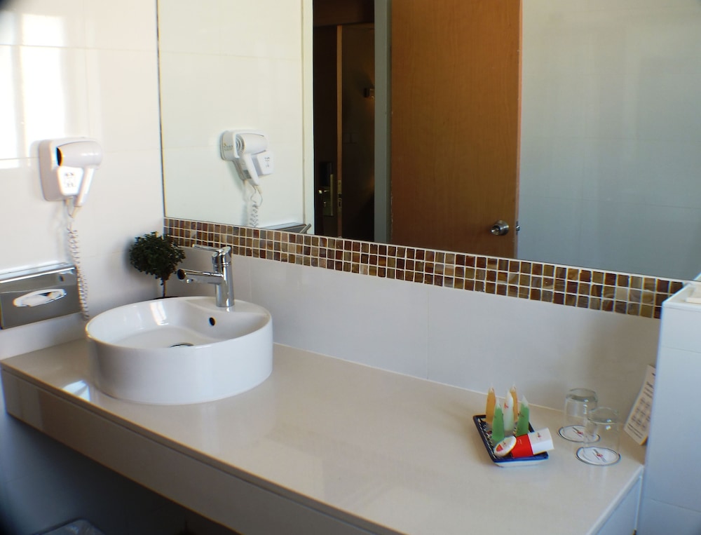prima kings hotel