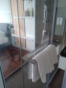 zoom inn boutique hotel danga bay johor bahru