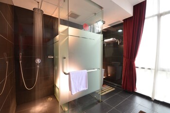 zoom inn boutique hotel danga bay johor bahru