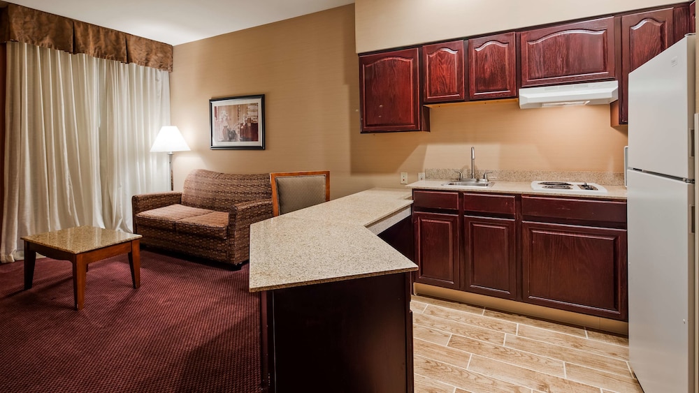 best western plus hannaford inn and suites