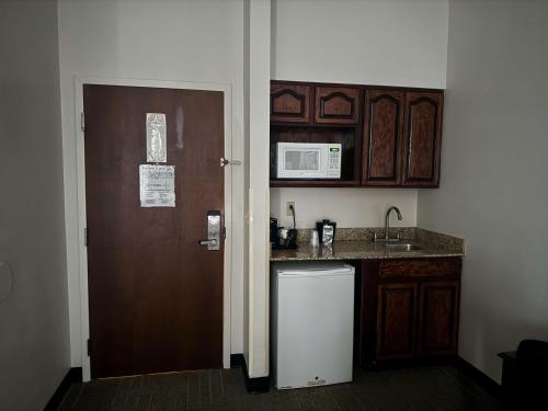 best western plus hannaford inn and suites