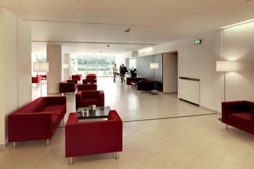 inn naples airport
