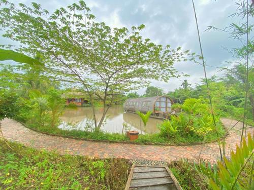 mekong silt ecolodge