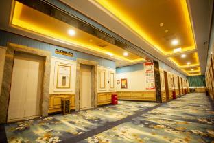 super 8 hotel pishan county guma road