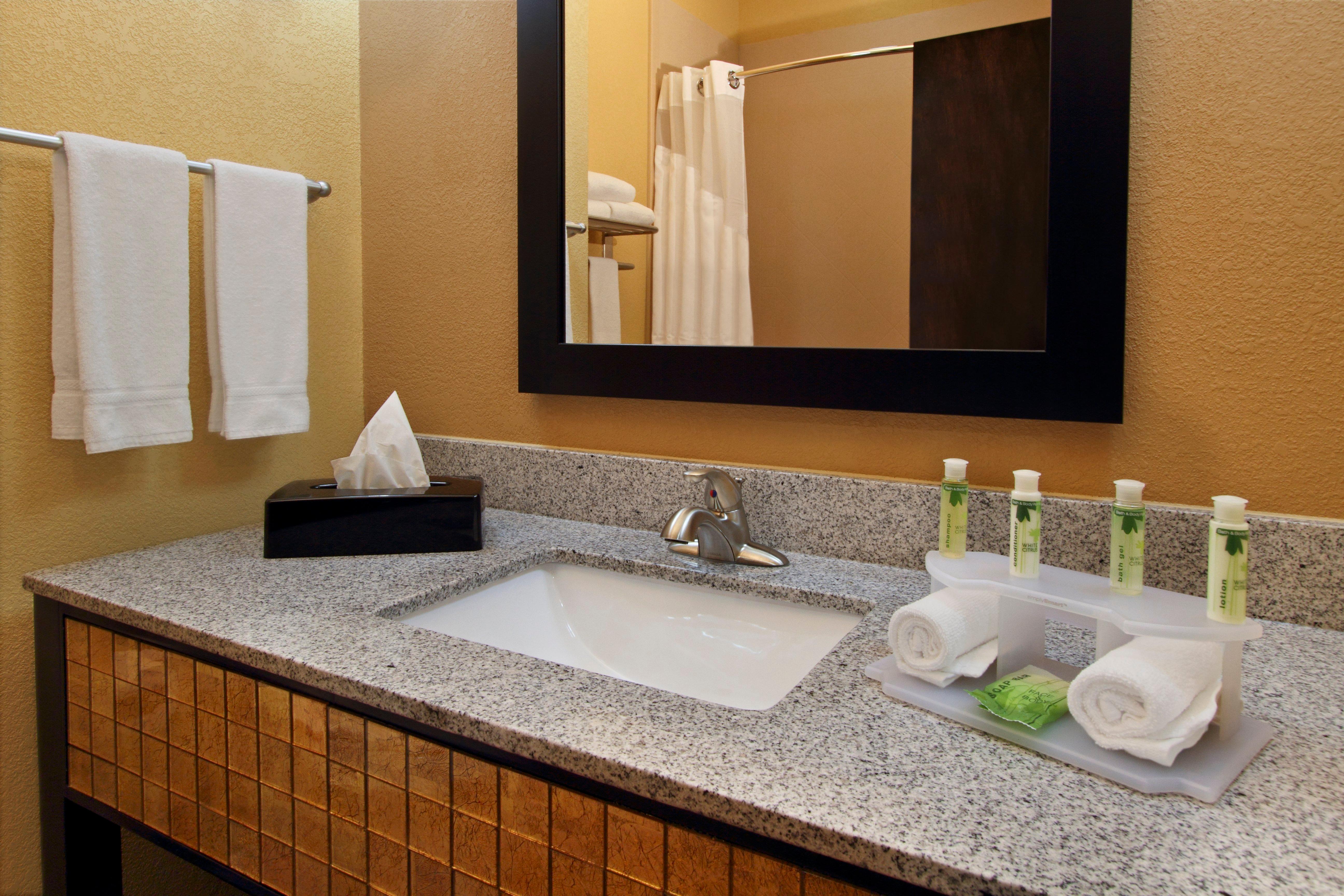 holiday inn express and suites houston east baytow