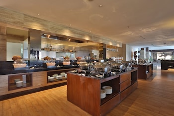 grand luley manado