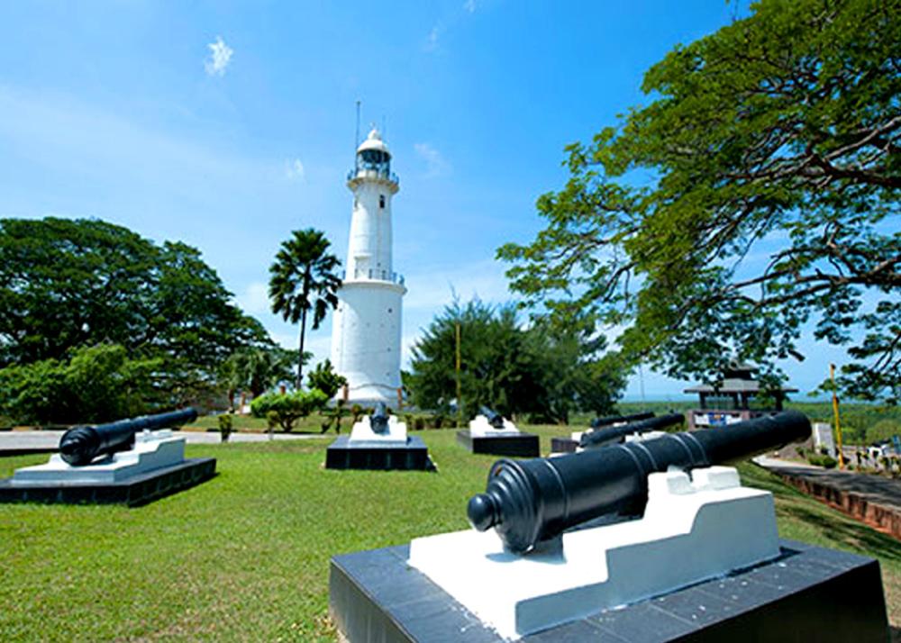 new wave hotel melawati