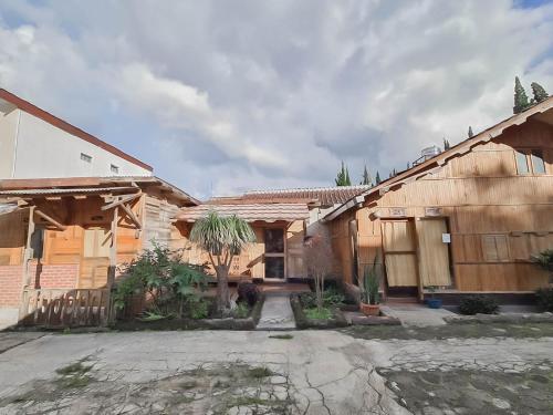family guest house lembang redpartner
