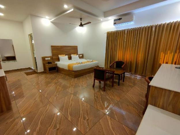 munnar ice queen resorts